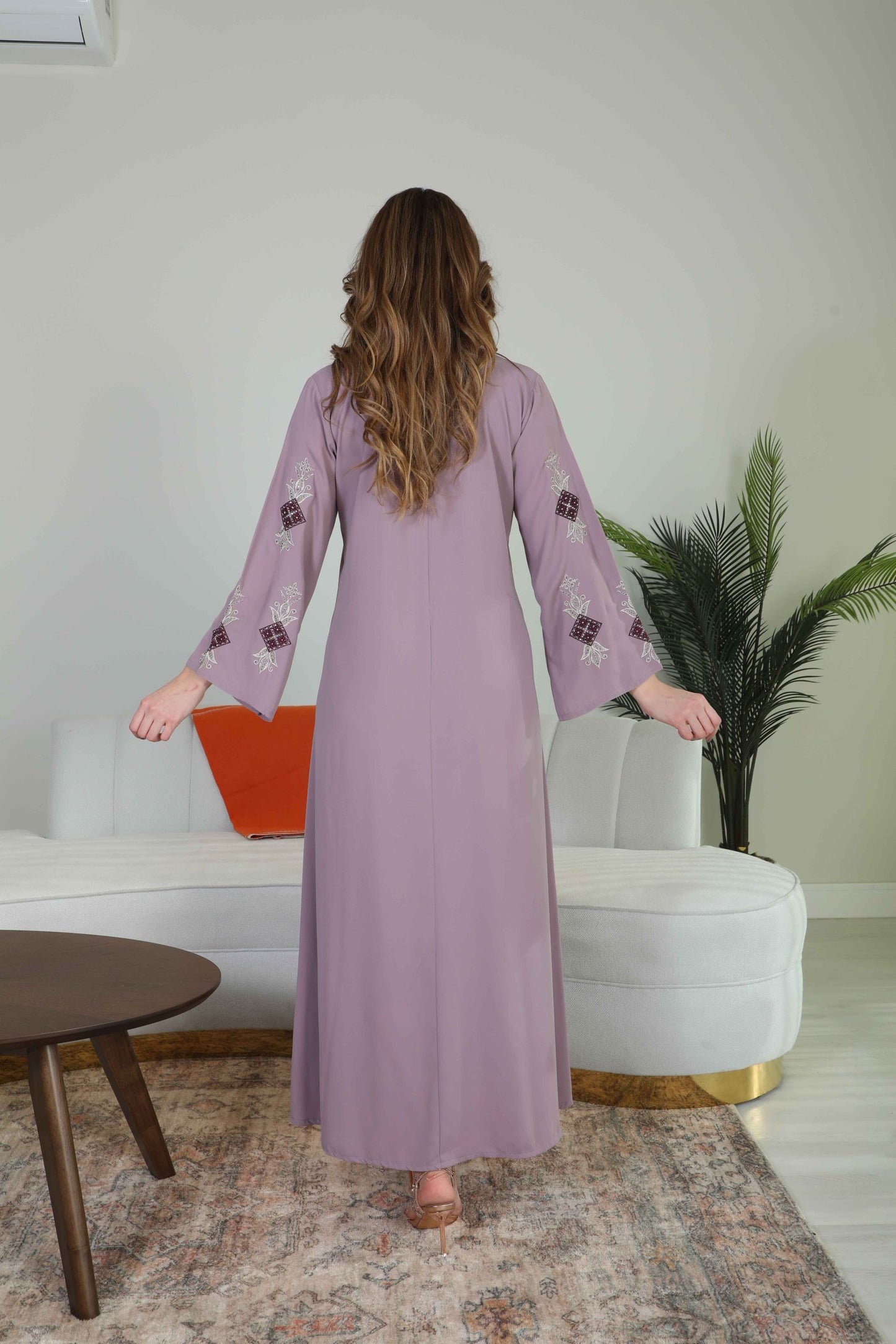 جلابية بنت البلاد السعودية الصيفية للنساء من مجموعة بنت البلاد الجديدة بتصاميم فاخرة - ZR-513