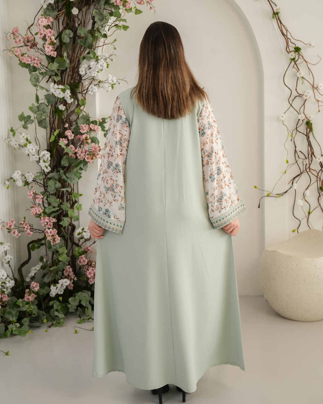 ZR714 - جلابية ذوق راقٍ بإطلالة محتشمة