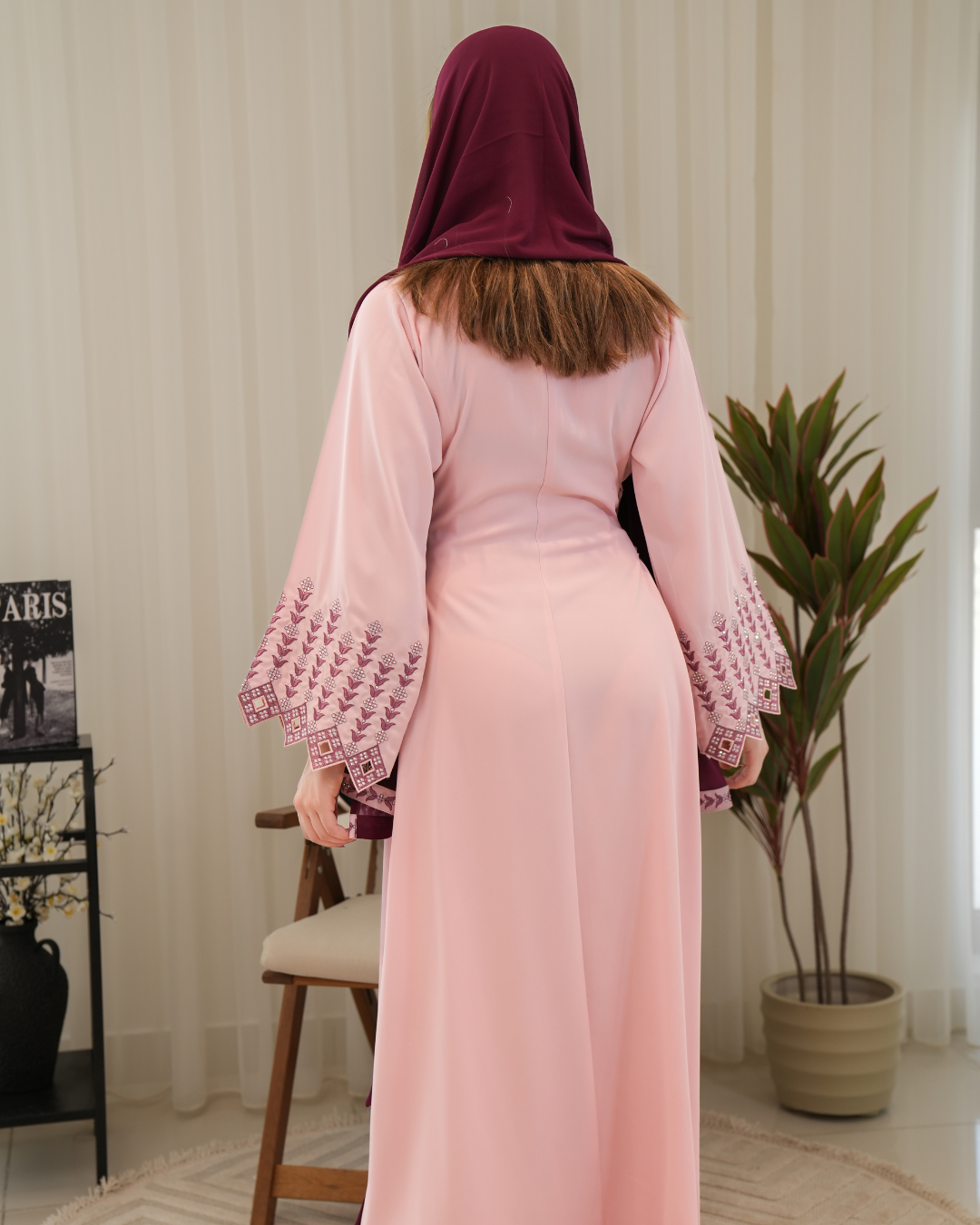 ZR730 - جلابية ذوق راقٍ بإطلالة محتشمة