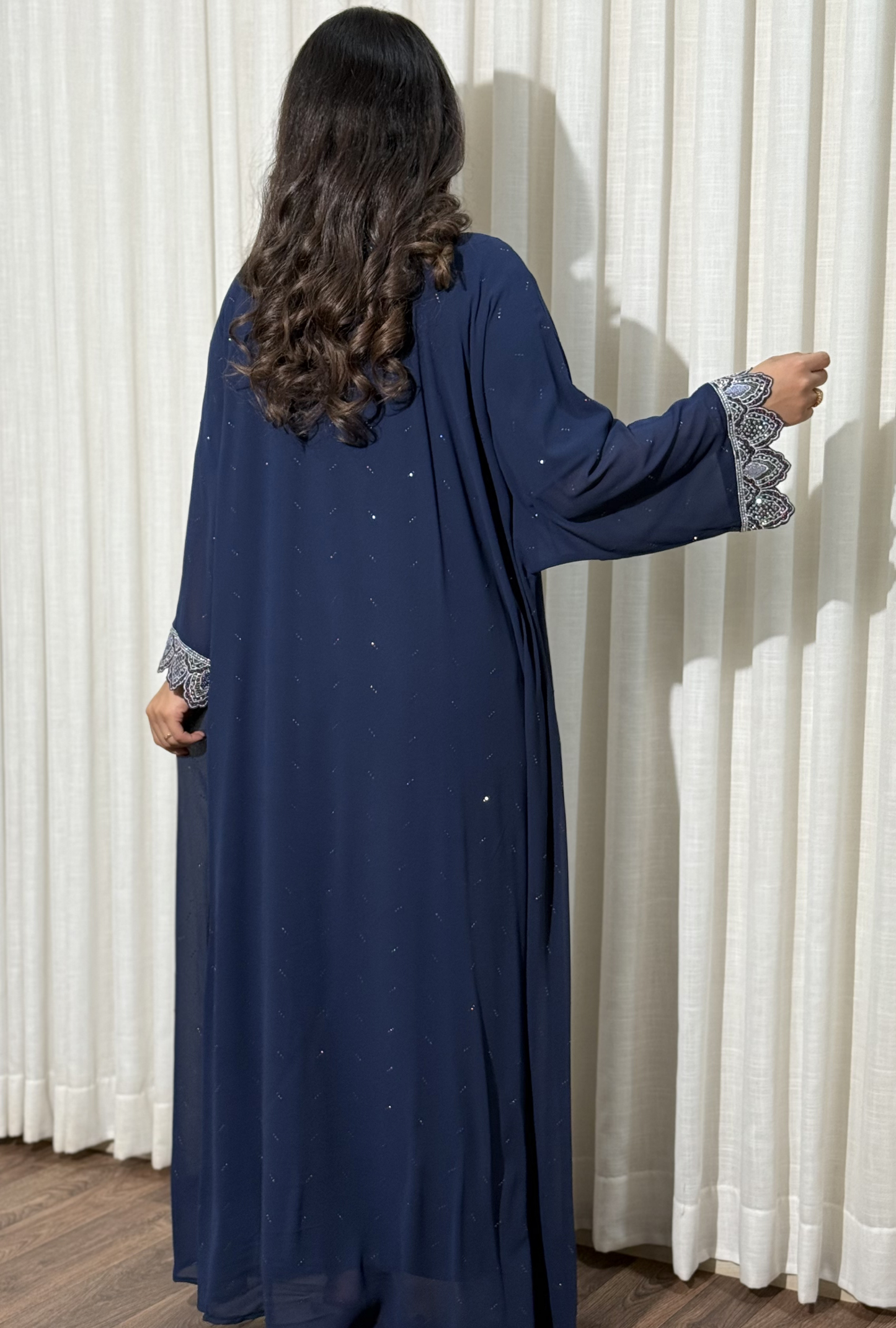 Zr786 - جلابية ذوق راقٍ بإطلالة محتشمة