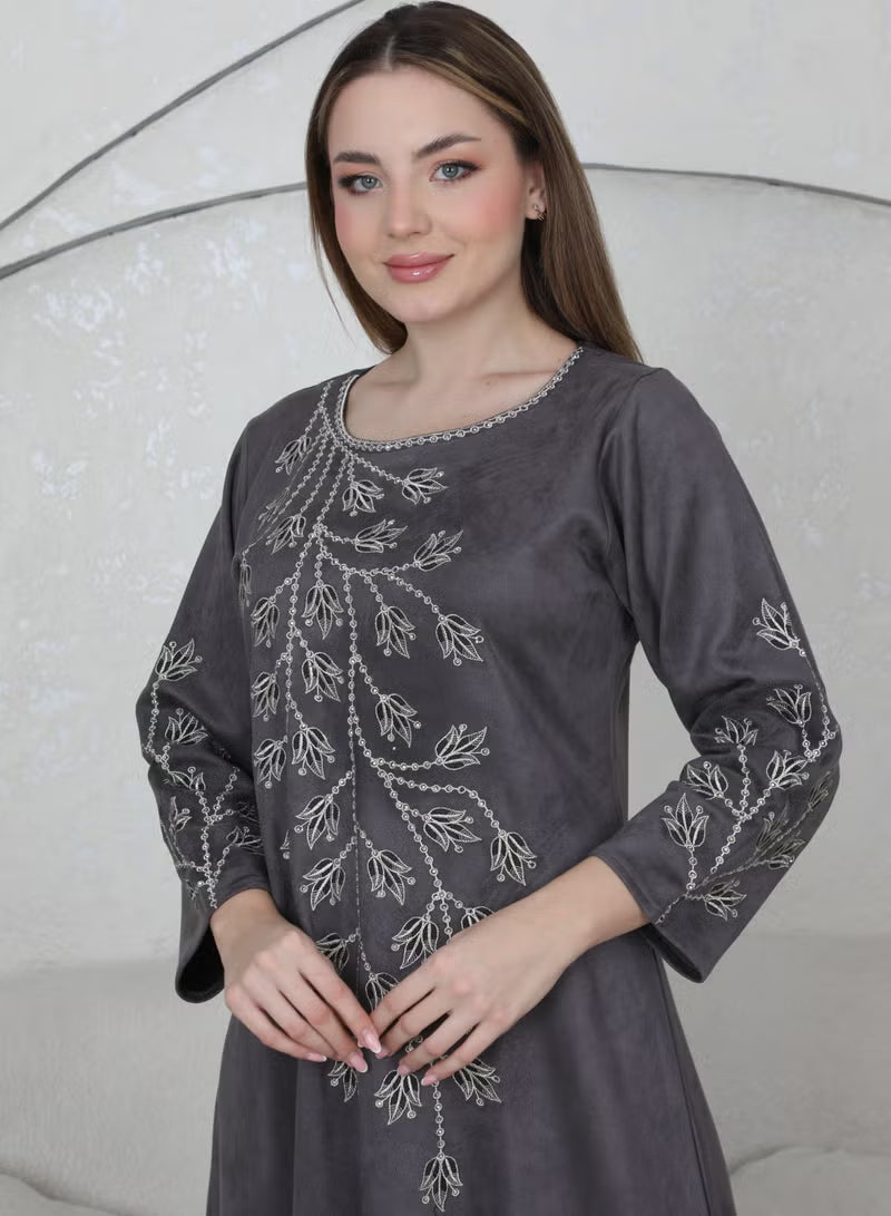 جلابية بنت البلاد السعودية الشتوية للنساء من مجموعة بنت البلاد الفاخرة من التصاميم الفاخرة - ZR481