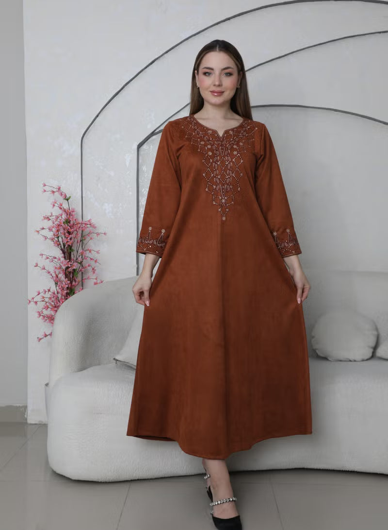 جلابية بنت البلاد السعودية الشتوية للنساء من مجموعة بنت البلاد الفاخرة من التصاميم الفاخرة - ZR480