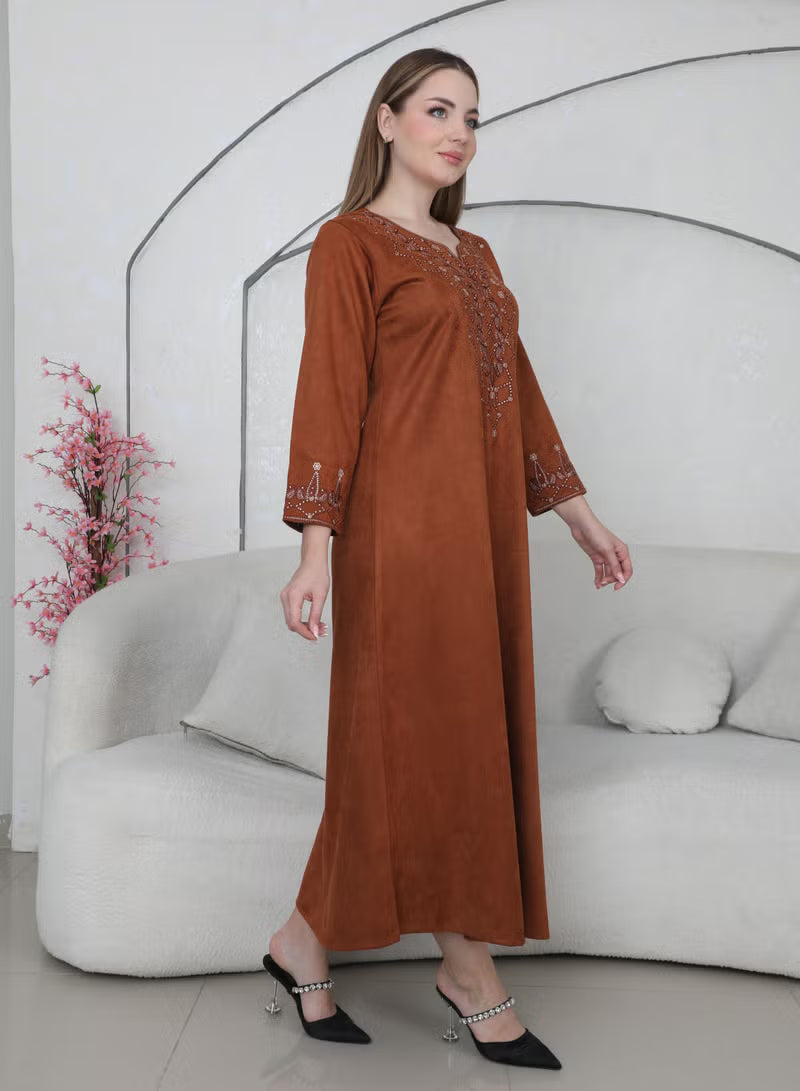 جلابية بنت البلاد السعودية الشتوية للنساء من مجموعة بنت البلاد الفاخرة من التصاميم الفاخرة - ZR480