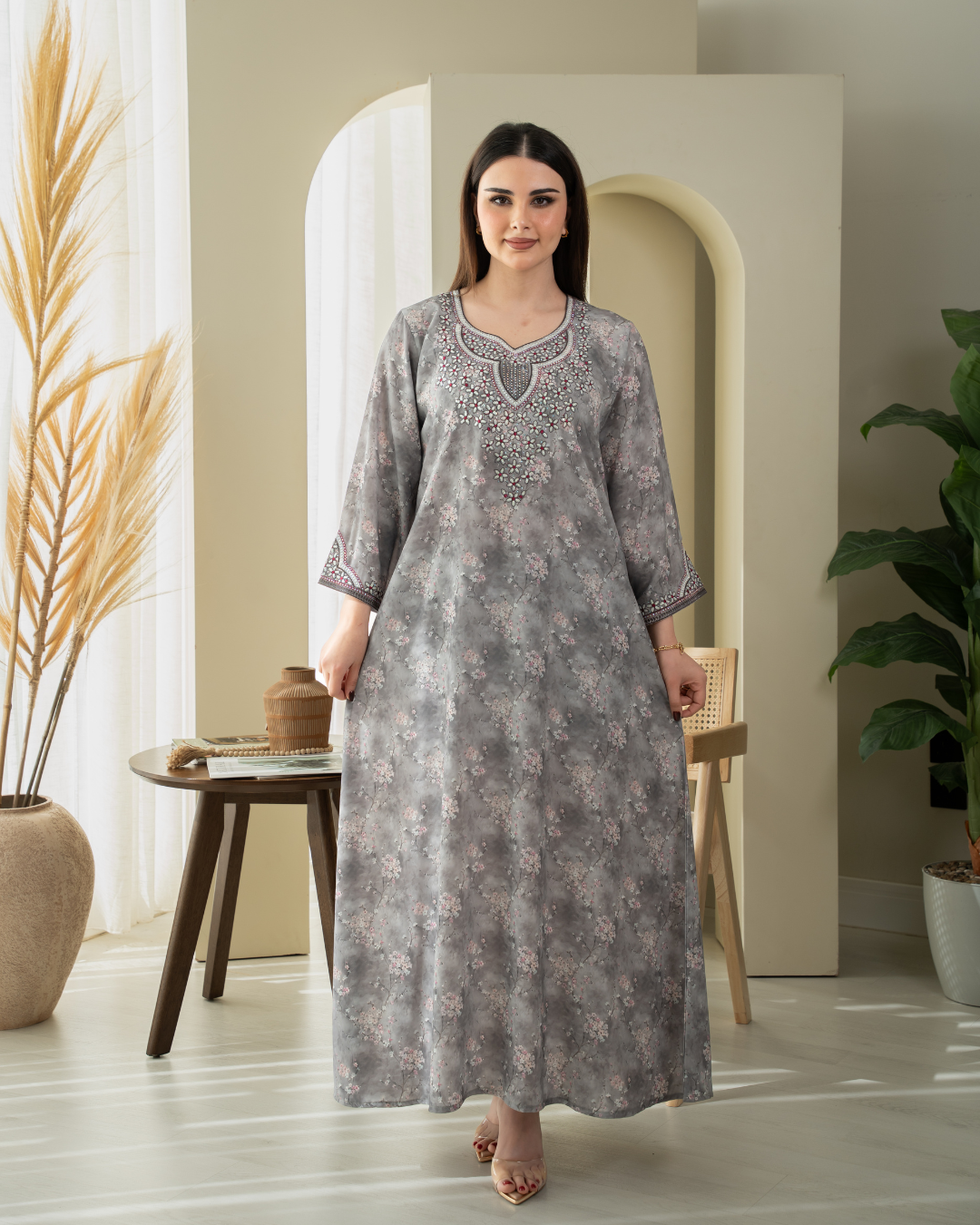 ZR743 - جلابية ذوق راقٍ بإطلالة محتشمة