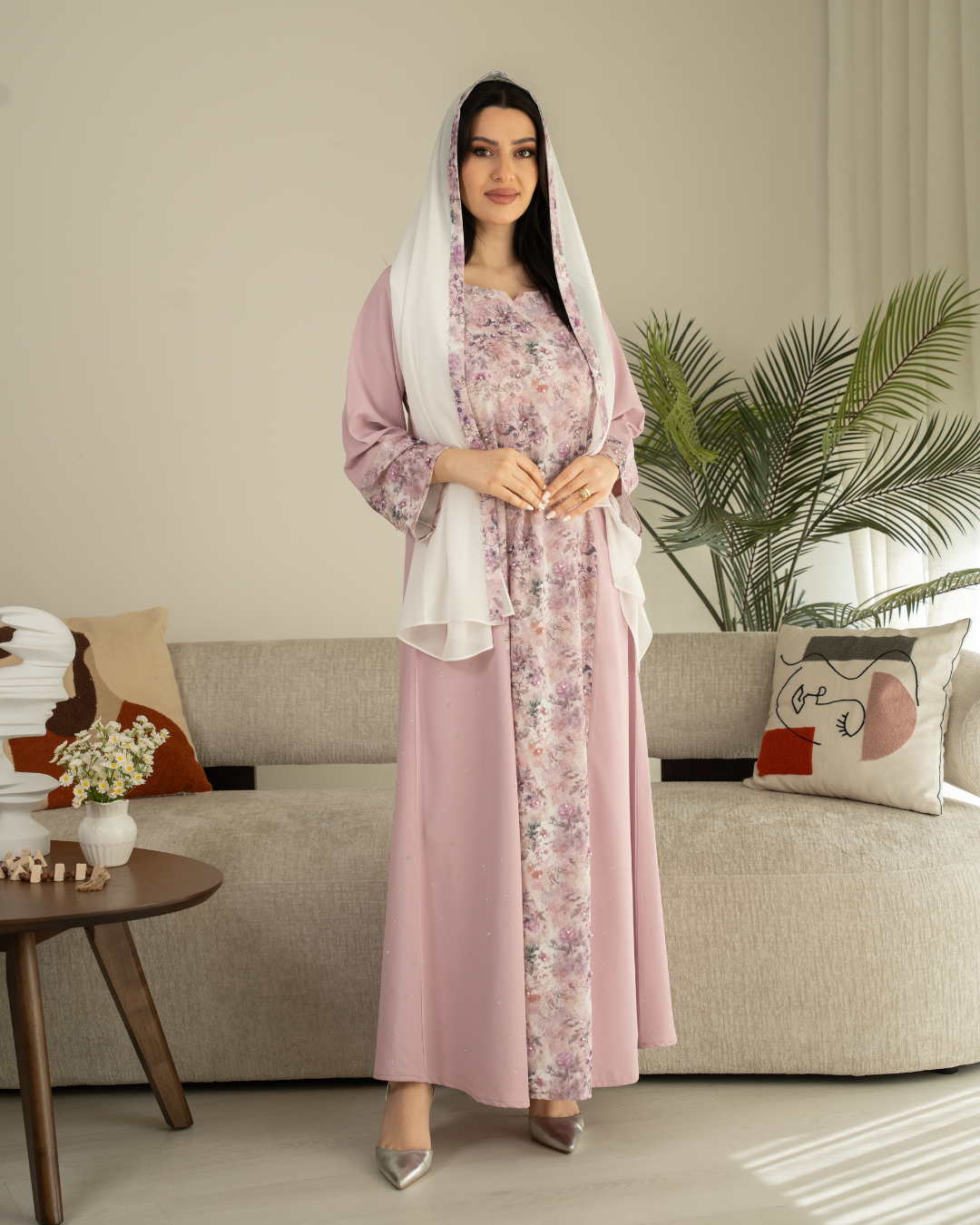 4571 - جلابية ذوق راقٍ بإطلالة محتشمة