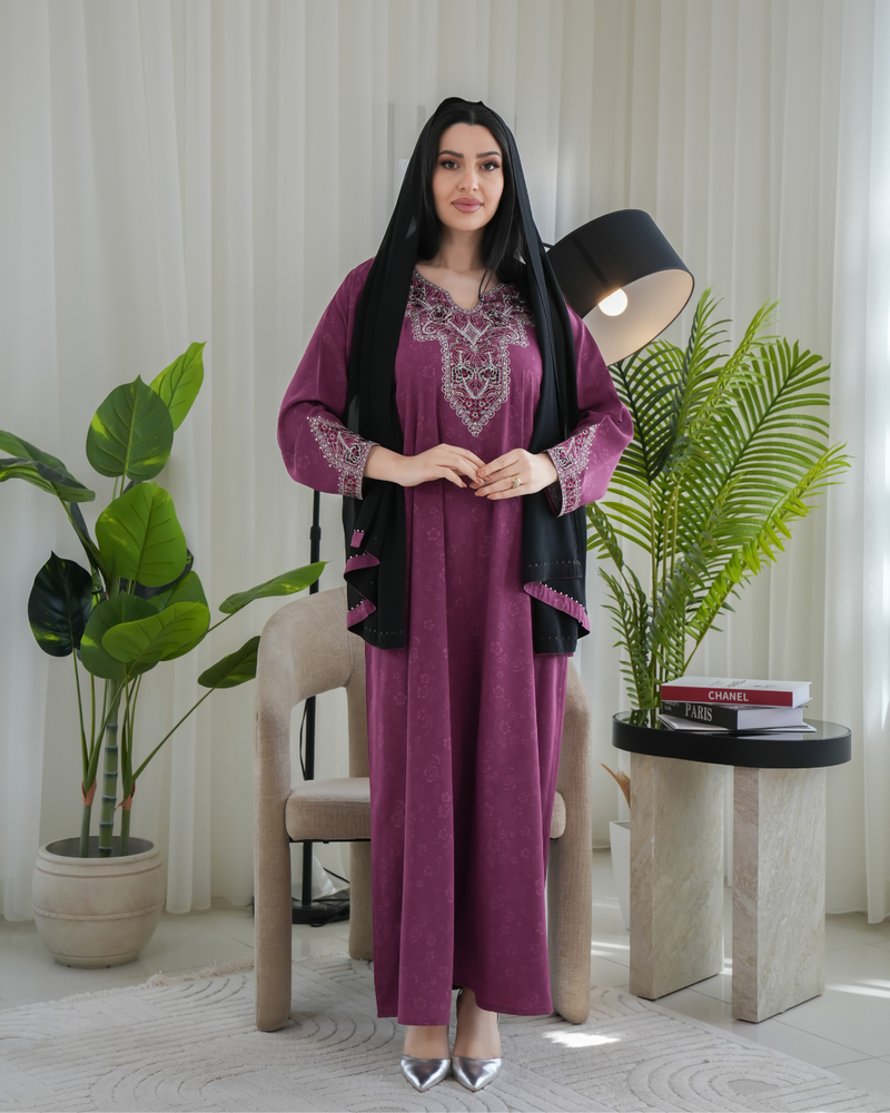 4662 - جلابية ذوق راقٍ بإطلالة محتشمة