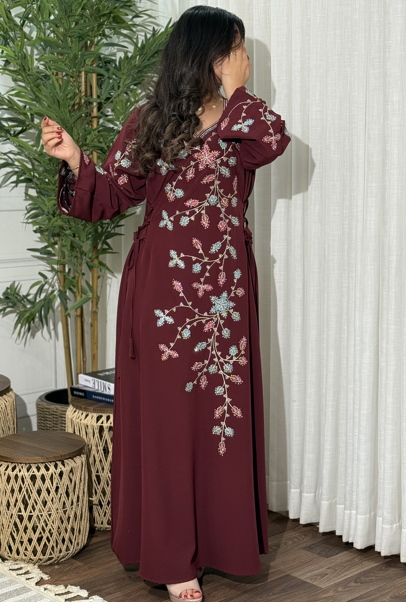 ZR 741 - جلابية ذوق راقٍ بإطلالة محتشمة