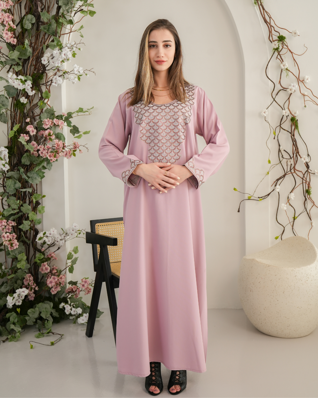 ZR705 - جلابية ذوق راقٍ بإطلالة محتشمة