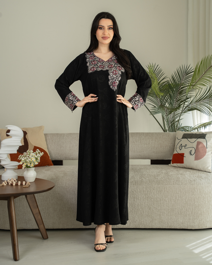 4562 - جلابية ذوق راقٍ بإطلالة محتشمة