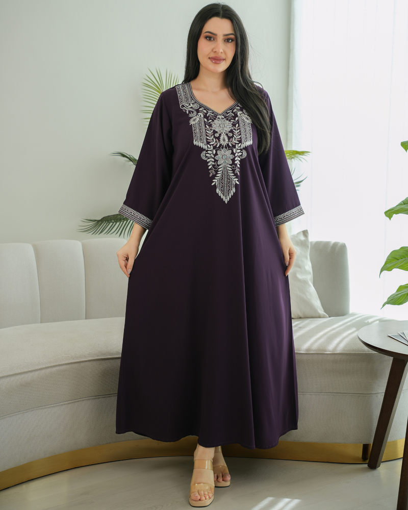 4511 - جلابية ذوق راقٍ بإطلالة محتشمة