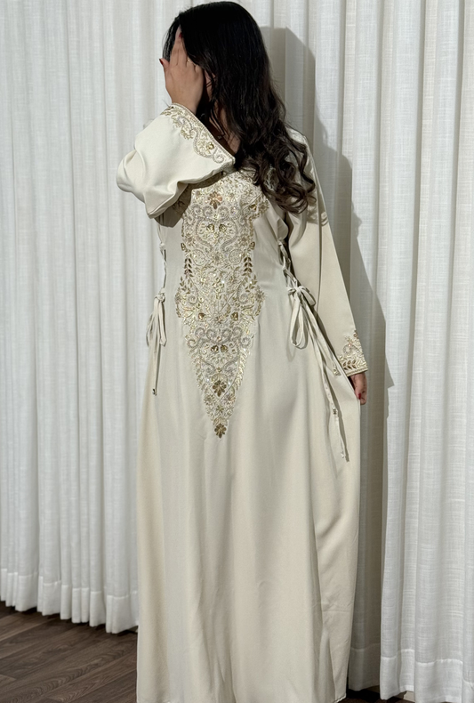 ZR 749 - جلابية ذوق راقٍ بإطلالة محتشمة