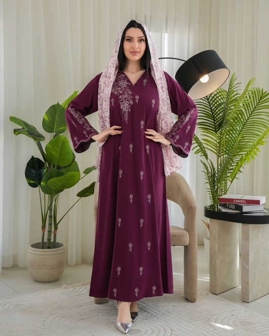 4666 - جلابية ذوق راقٍ بإطلالة محتشمة