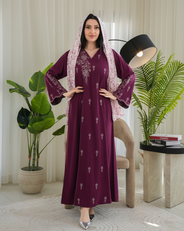 4666 - جلابية ذوق راقٍ بإطلالة محتشمة