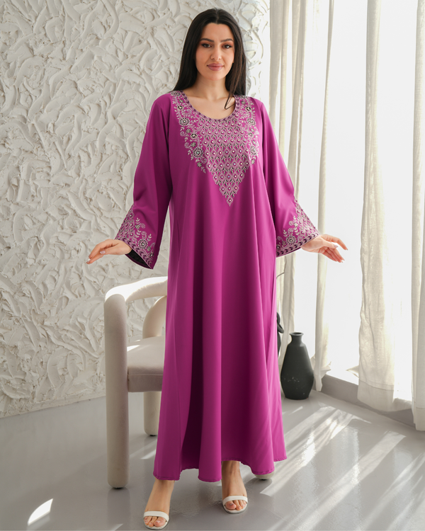 4611 - جلابية ذوق راقٍ بإطلالة محتشمة