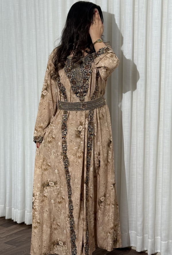 4563 - جلابية ذوق راقٍ بإطلالة محتشمة