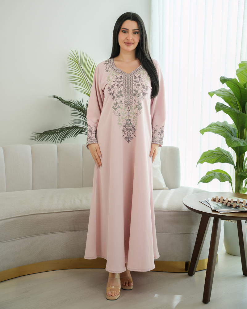 4575 - جلابية ذوق راقٍ بإطلالة محتشمة