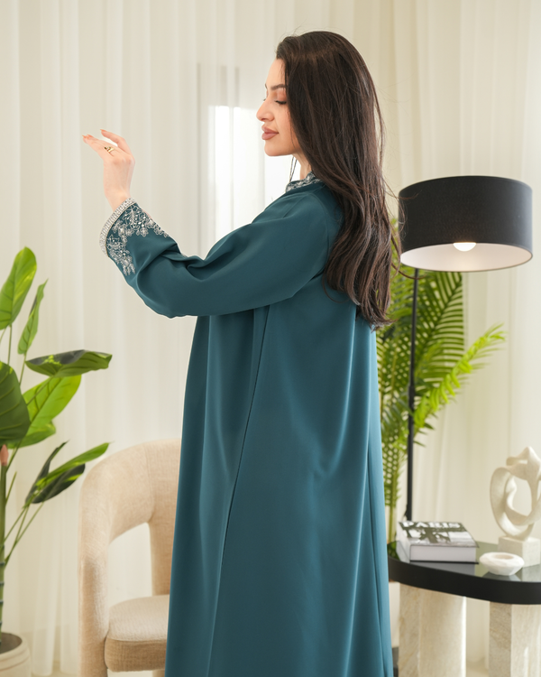 4631 - جلابية ذوق راقٍ بإطلالة محتشمة