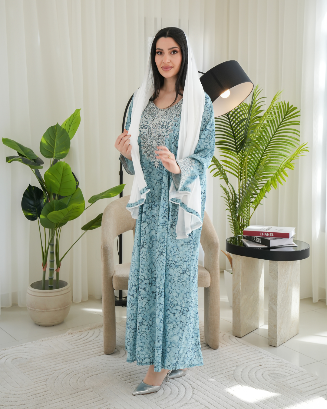 4665 - جلابية ذوق راقٍ بإطلالة محتشمة