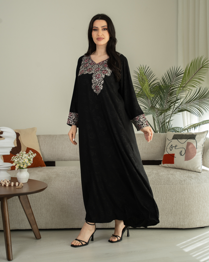 4562 - جلابية ذوق راقٍ بإطلالة محتشمة