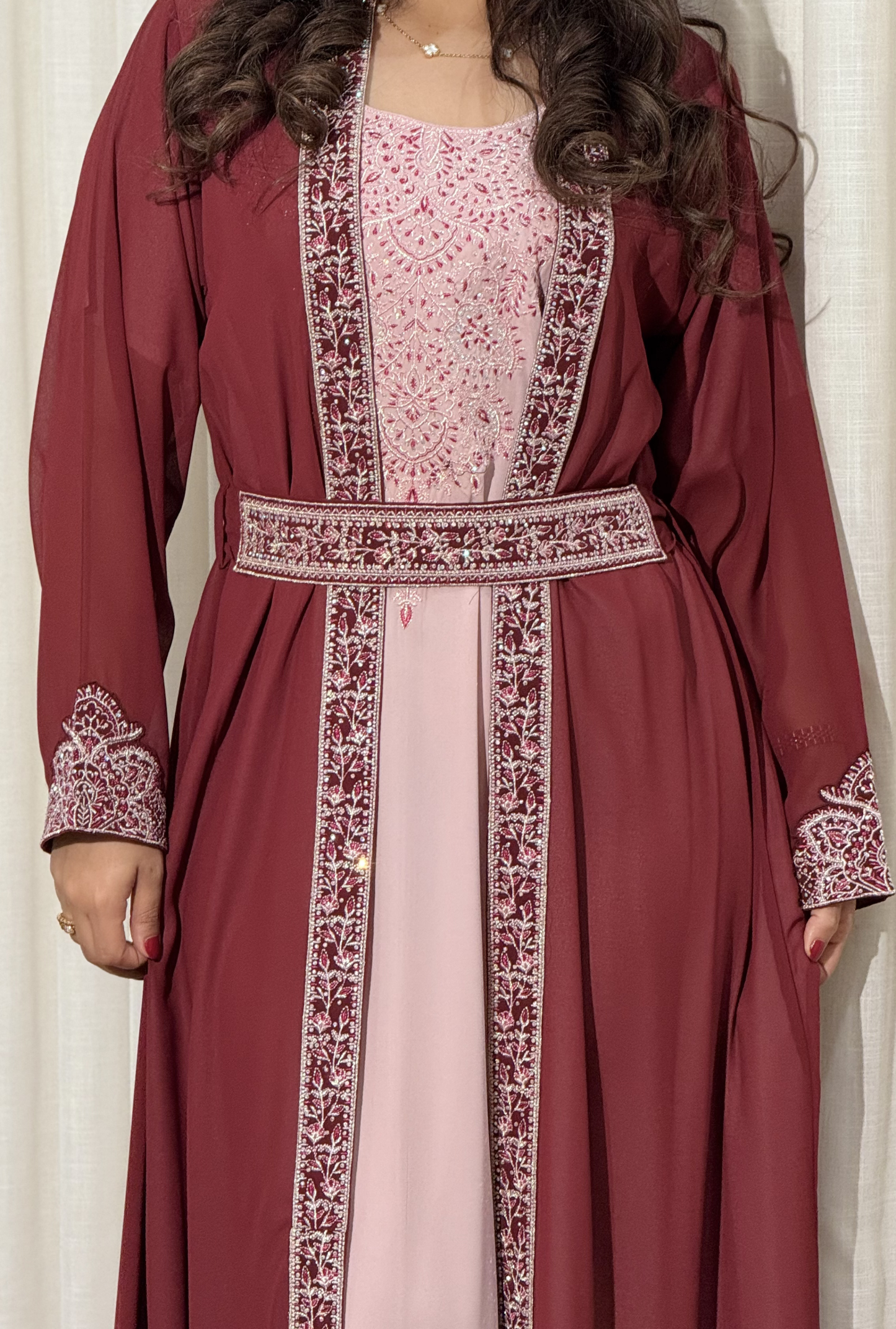 Zr748 - جلابية ذوق راقٍ بإطلالة محتشمة