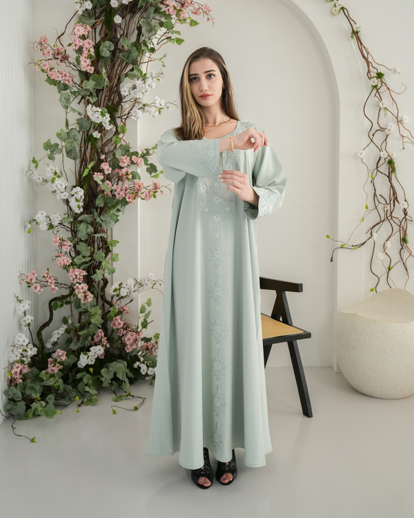 ZR718 - جلابية ذوق راقٍ بإطلالة محتشمة