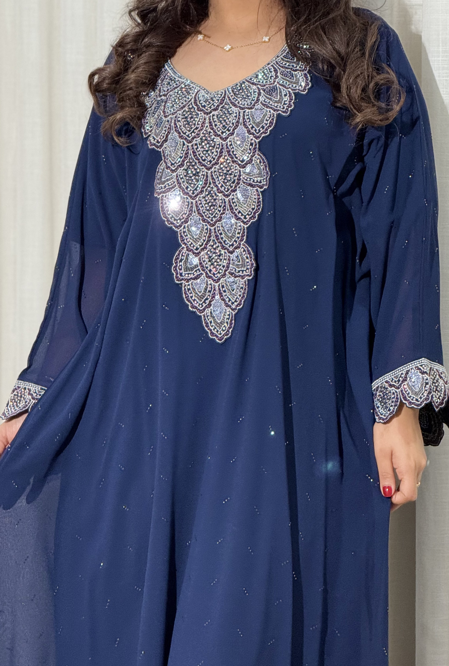 Zr786 - جلابية ذوق راقٍ بإطلالة محتشمة