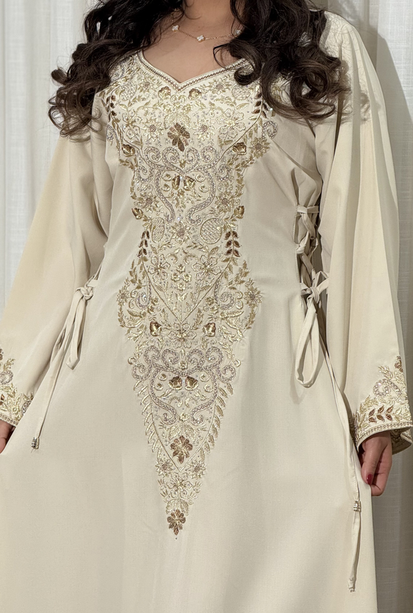 ZR 749 - جلابية ذوق راقٍ بإطلالة محتشمة