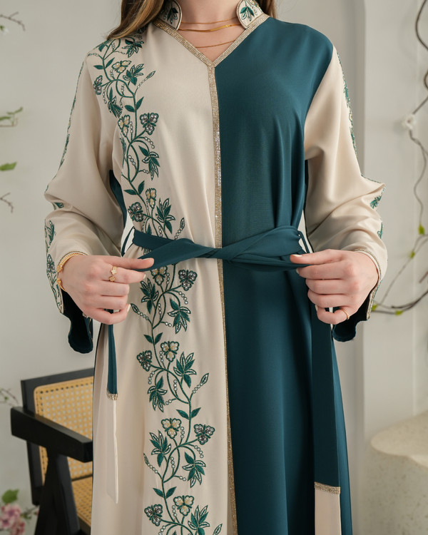 ZR717 - جلابية ذوق راقٍ بإطلالة محتشمة