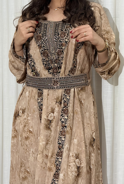 4563 - جلابية ذوق راقٍ بإطلالة محتشمة