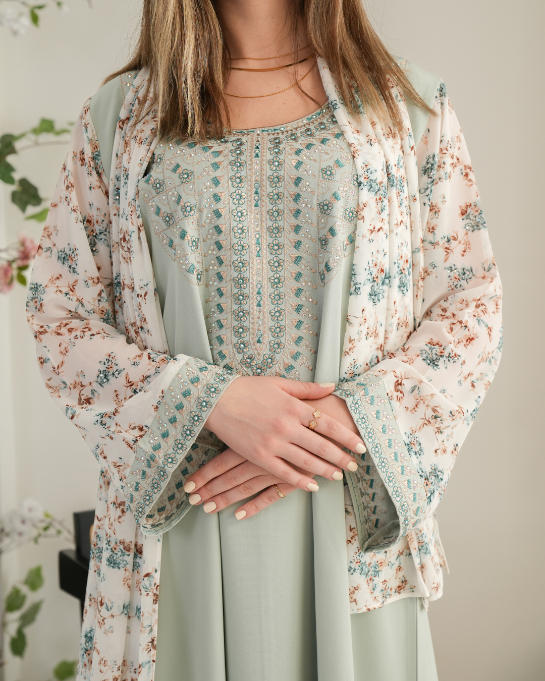 ZR714 - جلابية ذوق راقٍ بإطلالة محتشمة