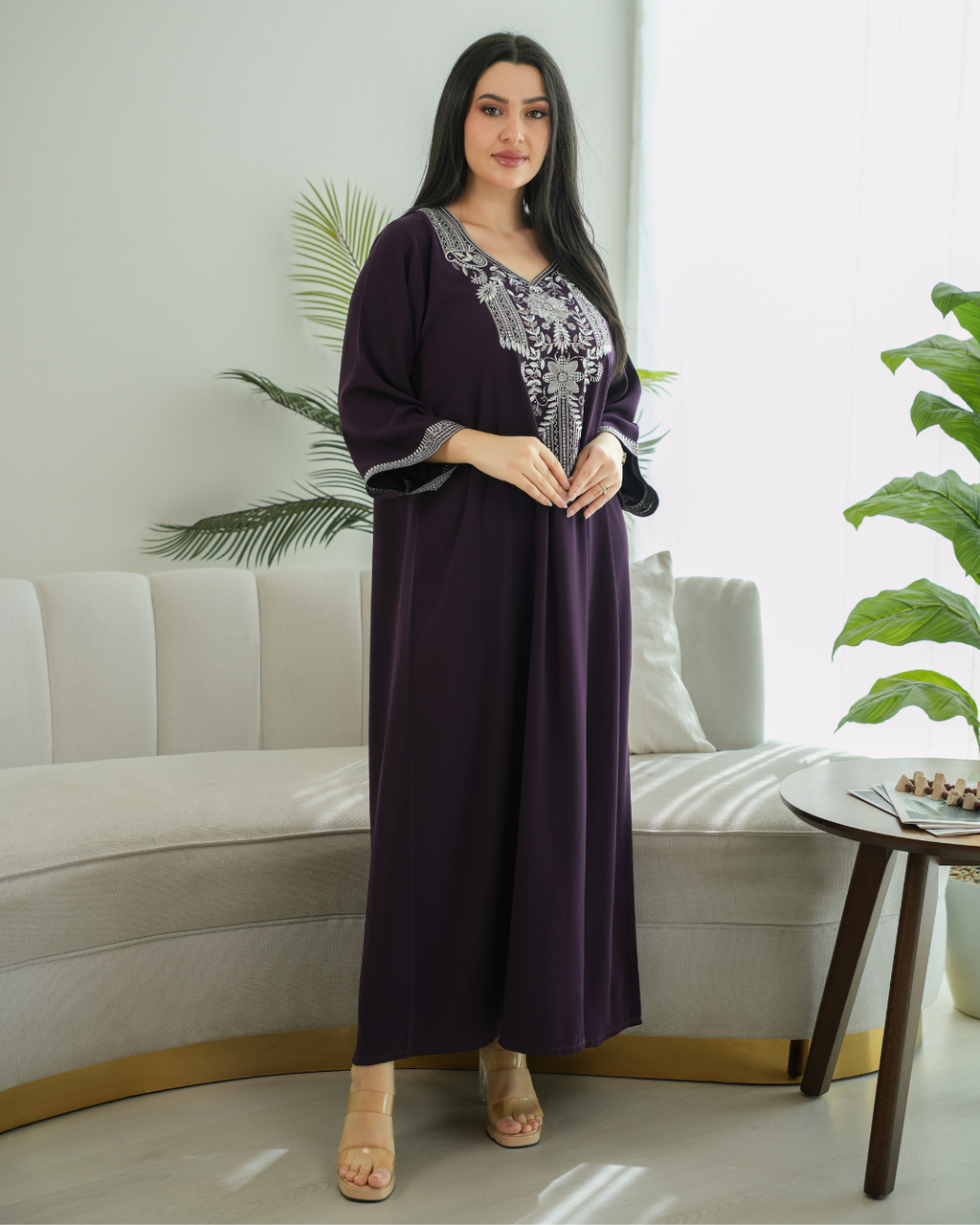 4511 - جلابية ذوق راقٍ بإطلالة محتشمة