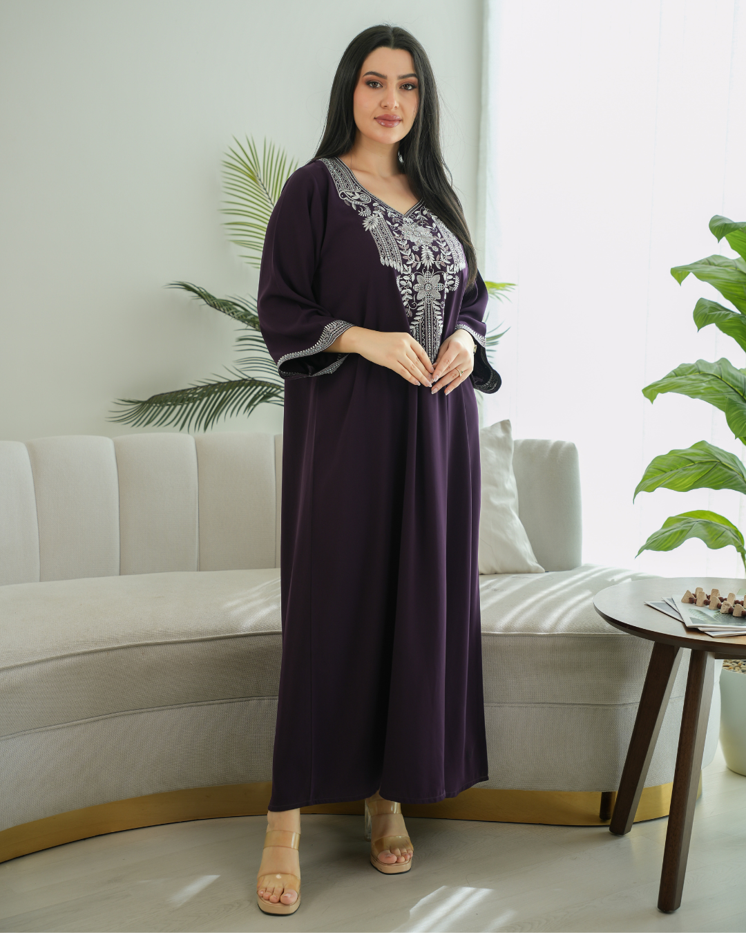 4511 - جلابية ذوق راقٍ بإطلالة محتشمة