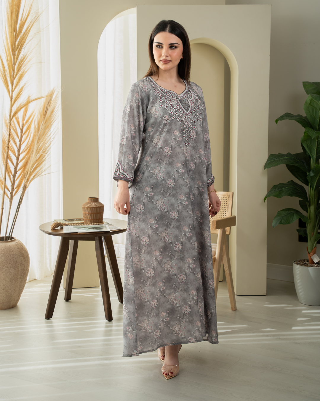 ZR743 - جلابية ذوق راقٍ بإطلالة محتشمة