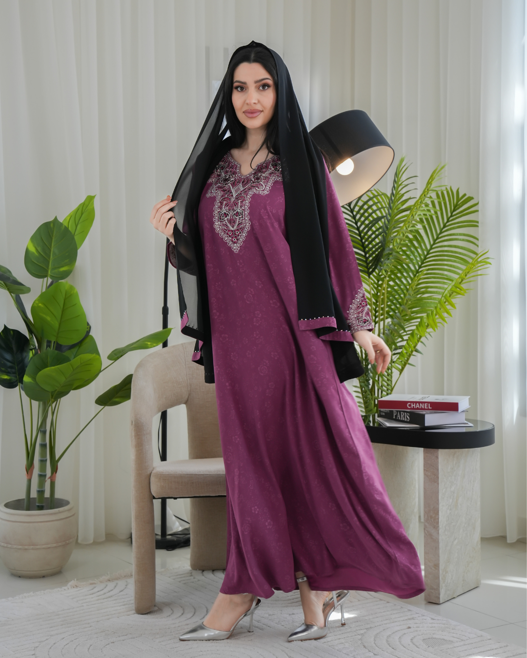 4662 - جلابية ذوق راقٍ بإطلالة محتشمة