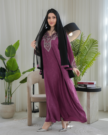 4662 - جلابية ذوق راقٍ بإطلالة محتشمة