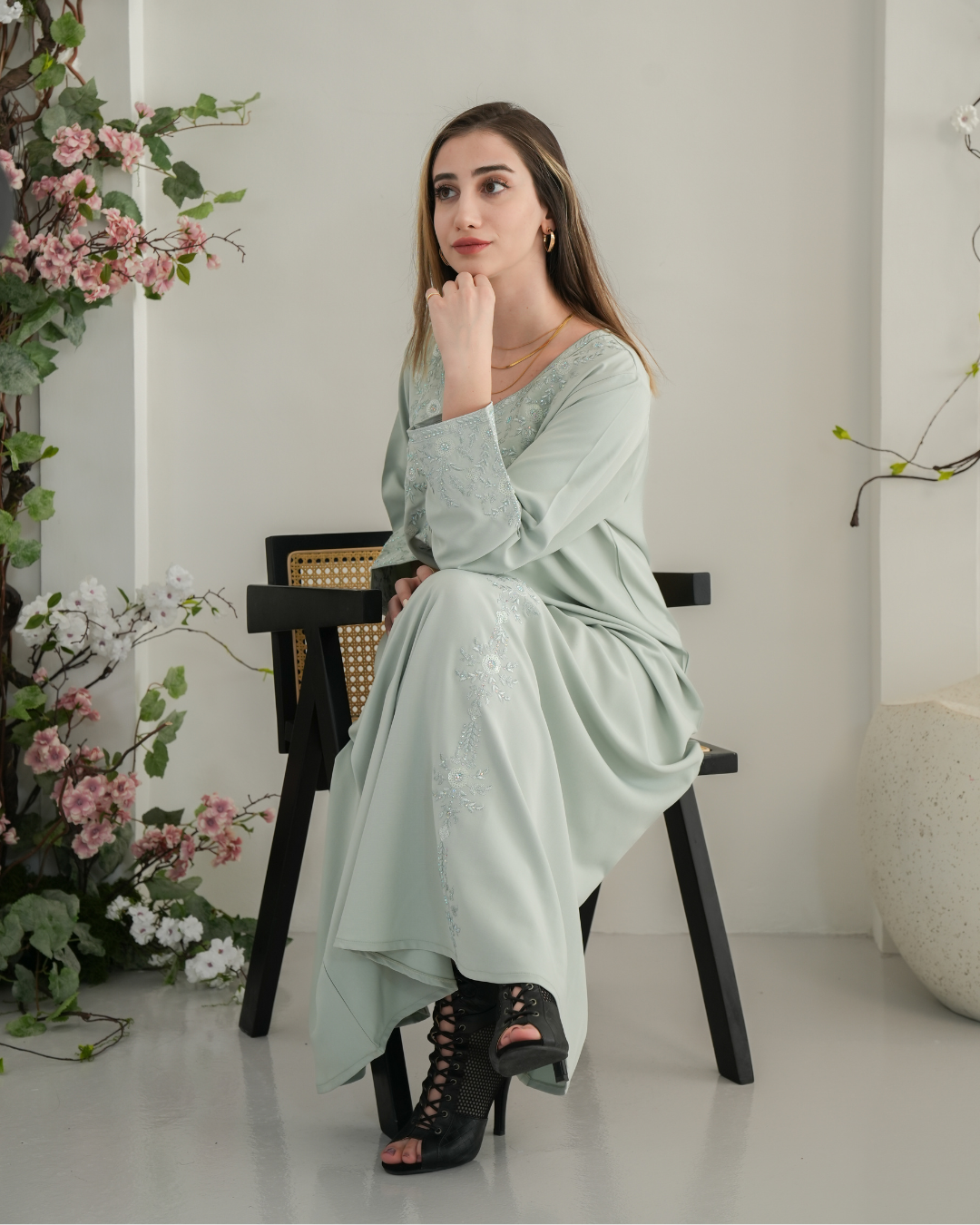 ZR718 - جلابية ذوق راقٍ بإطلالة محتشمة