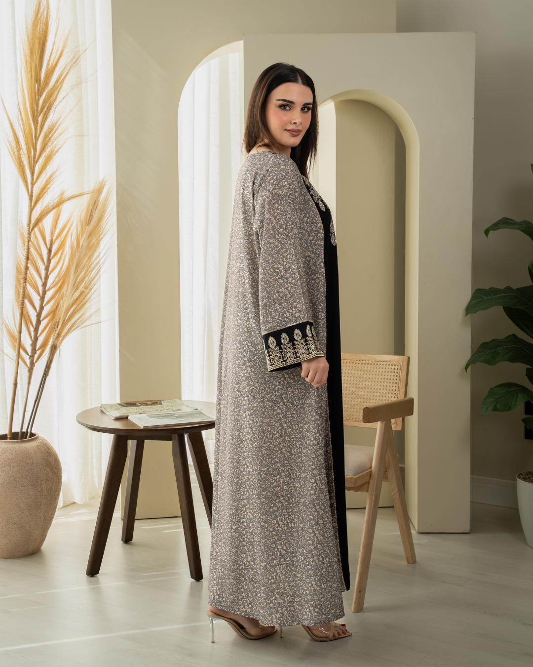 ZR742 - جلابية ذوق راقٍ بإطلالة محتشمة