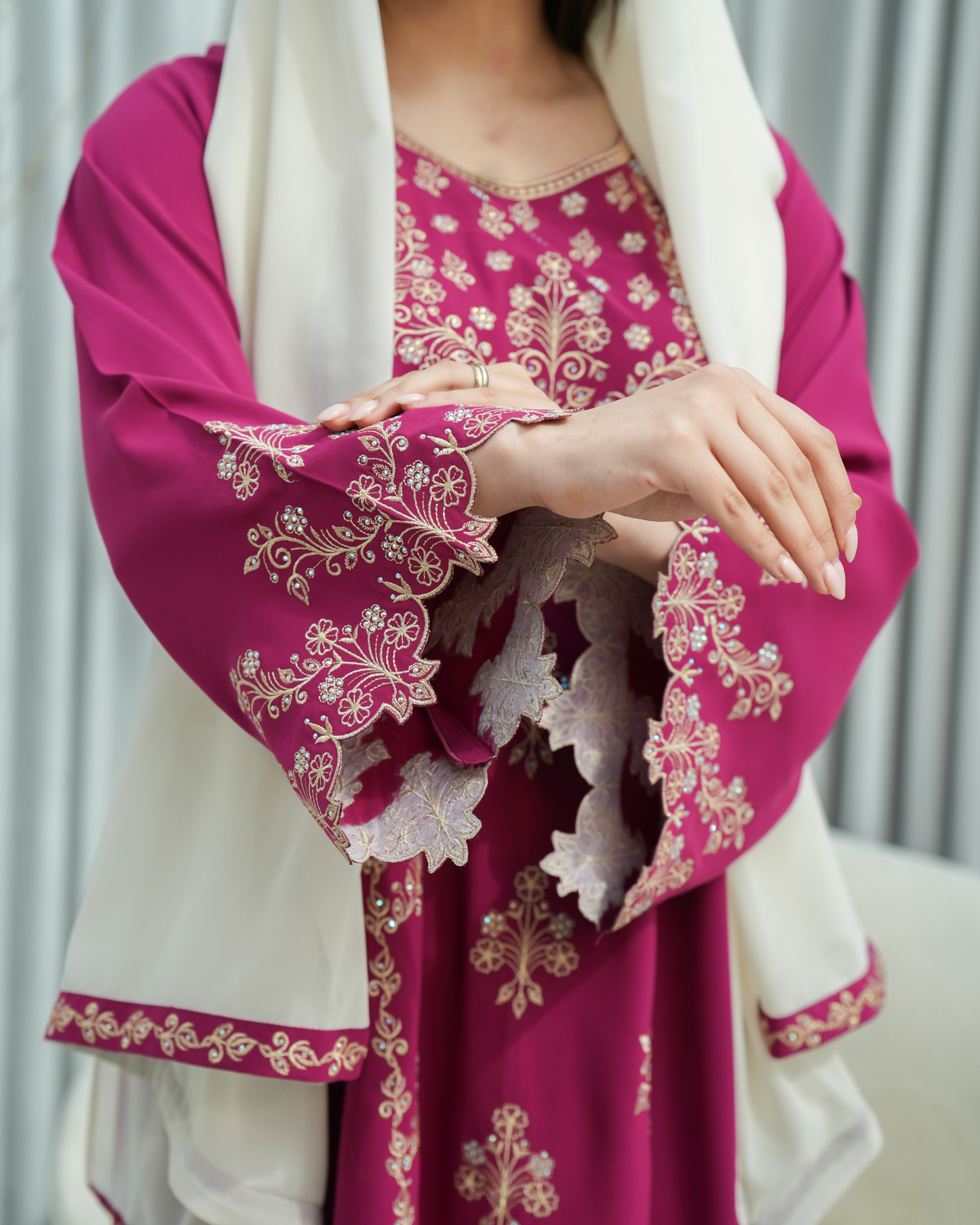 ZR725 - جلابية ذوق راقٍ بإطلالة محتشمة