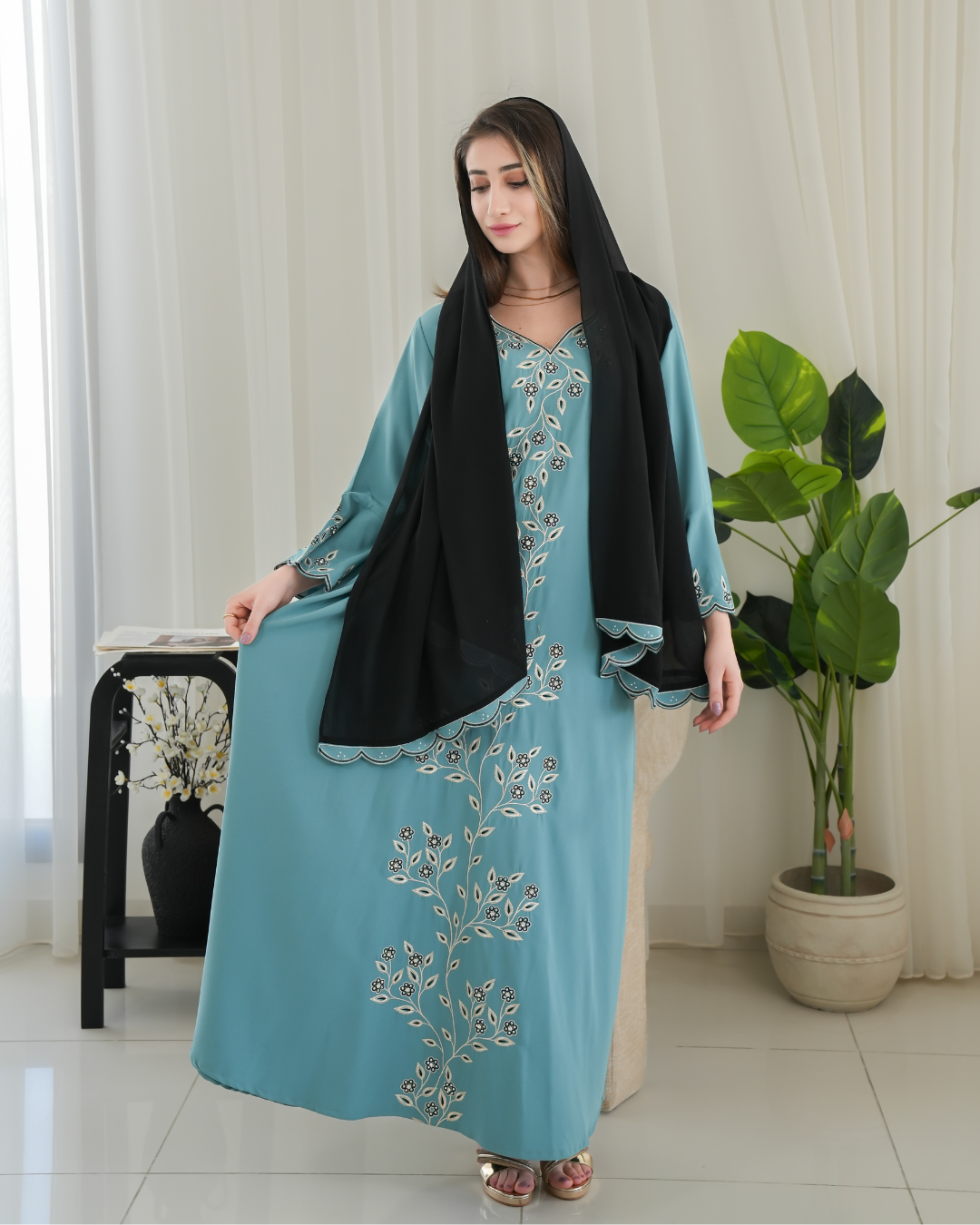 ZR734 - جلابية ذوق راقٍ بإطلالة محتشمة