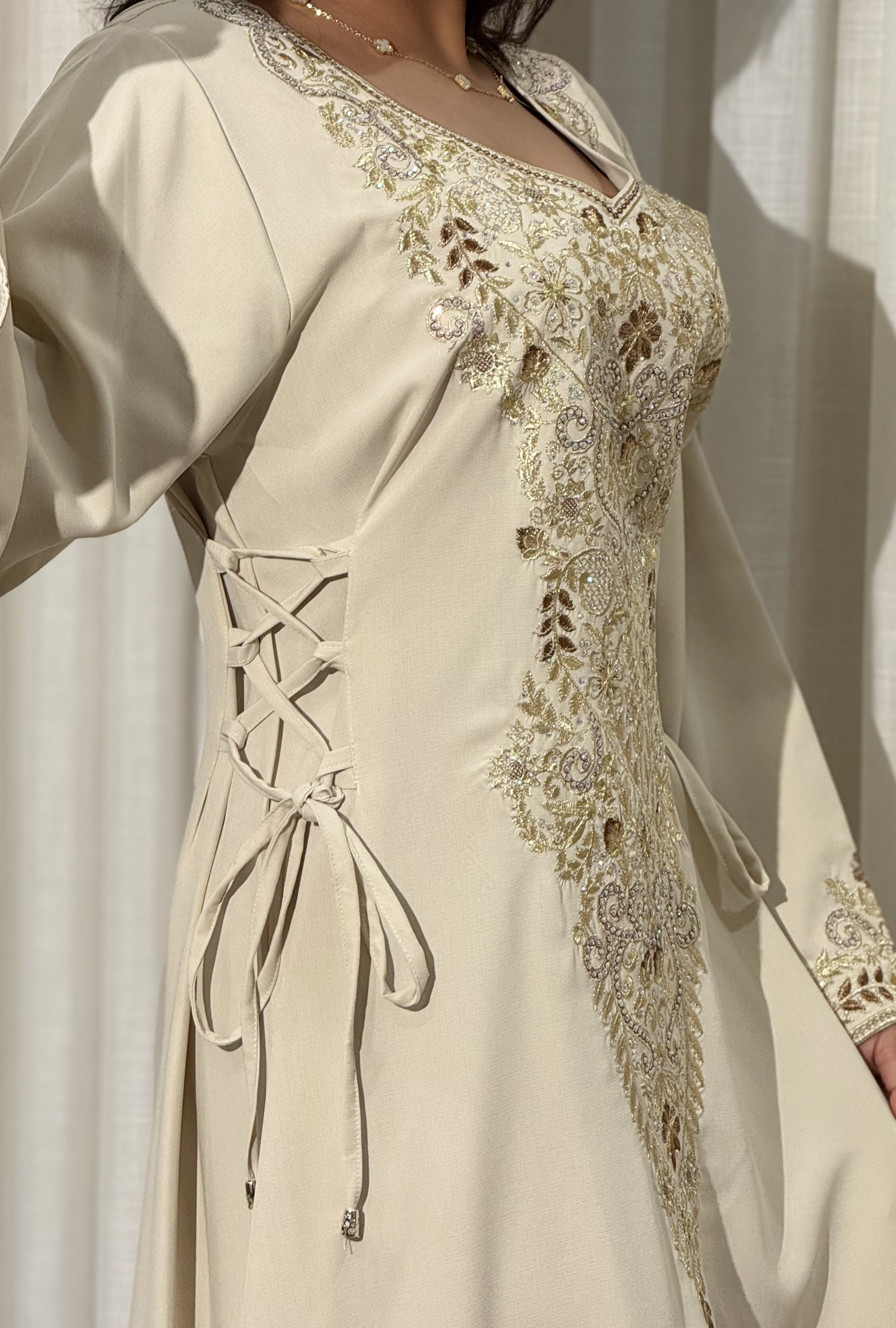 ZR 749 - جلابية ذوق راقٍ بإطلالة محتشمة