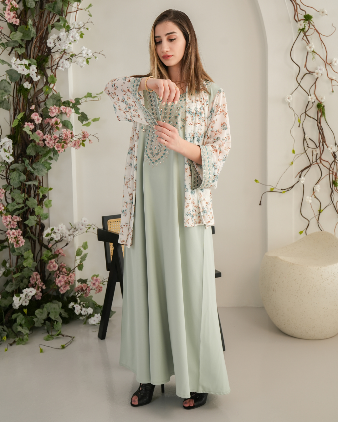 ZR714 - جلابية ذوق راقٍ بإطلالة محتشمة