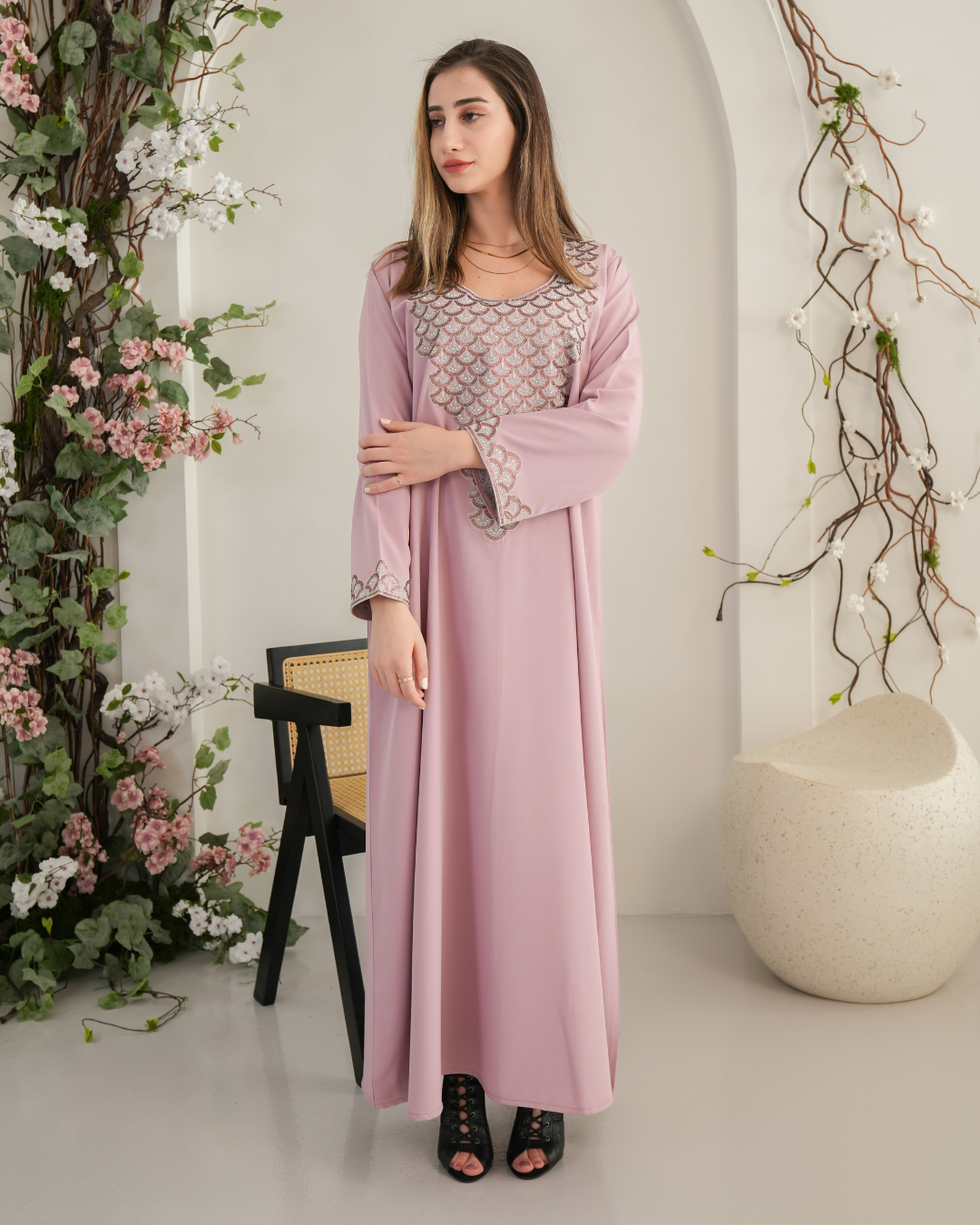 ZR705 - جلابية ذوق راقٍ بإطلالة محتشمة