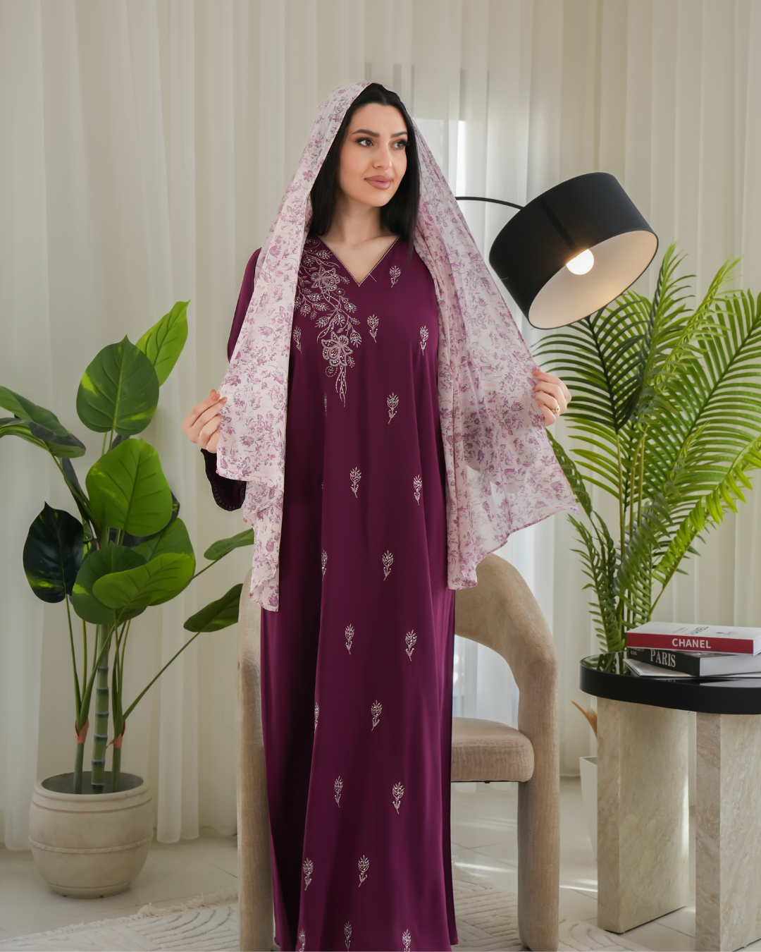 4666 - جلابية ذوق راقٍ بإطلالة محتشمة