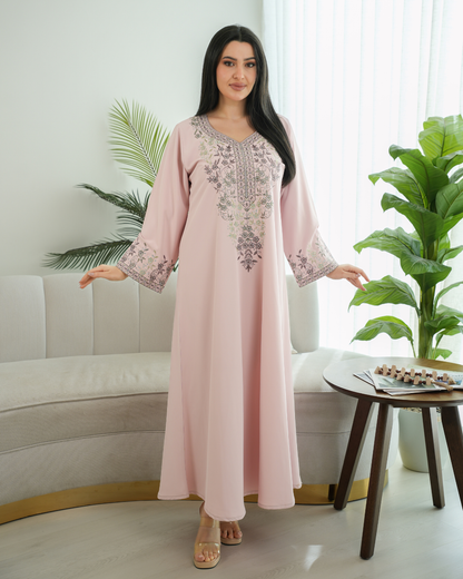 4575 - جلابية ذوق راقٍ بإطلالة محتشمة