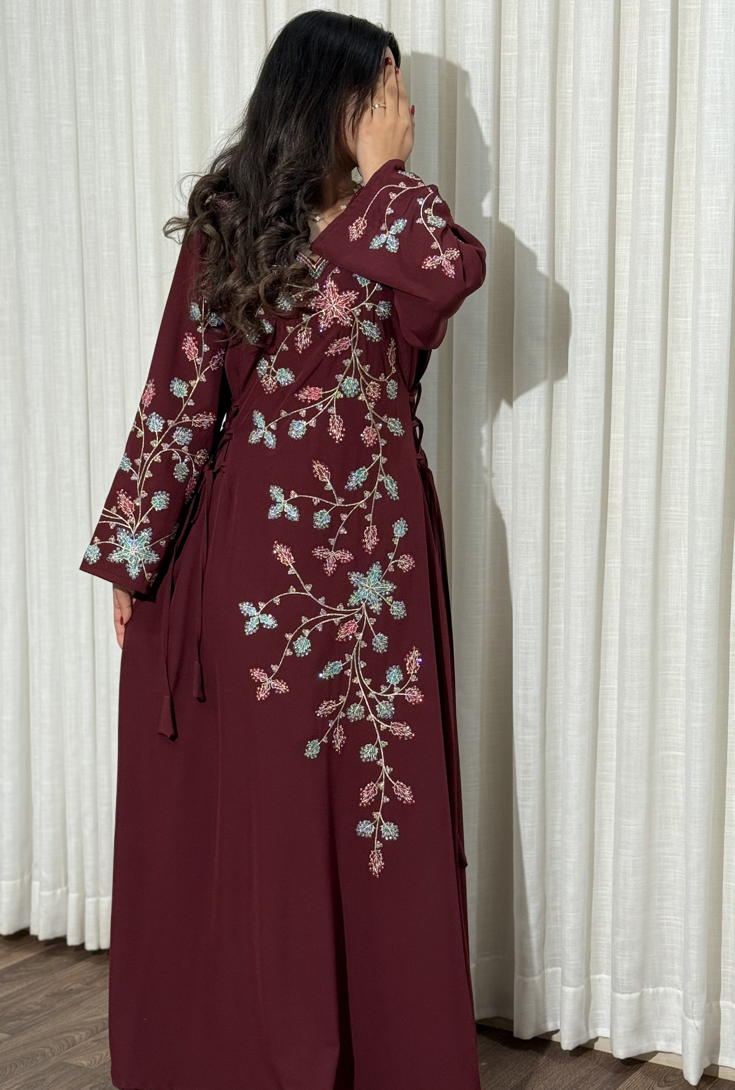 ZR 741 - جلابية ذوق راقٍ بإطلالة محتشمة