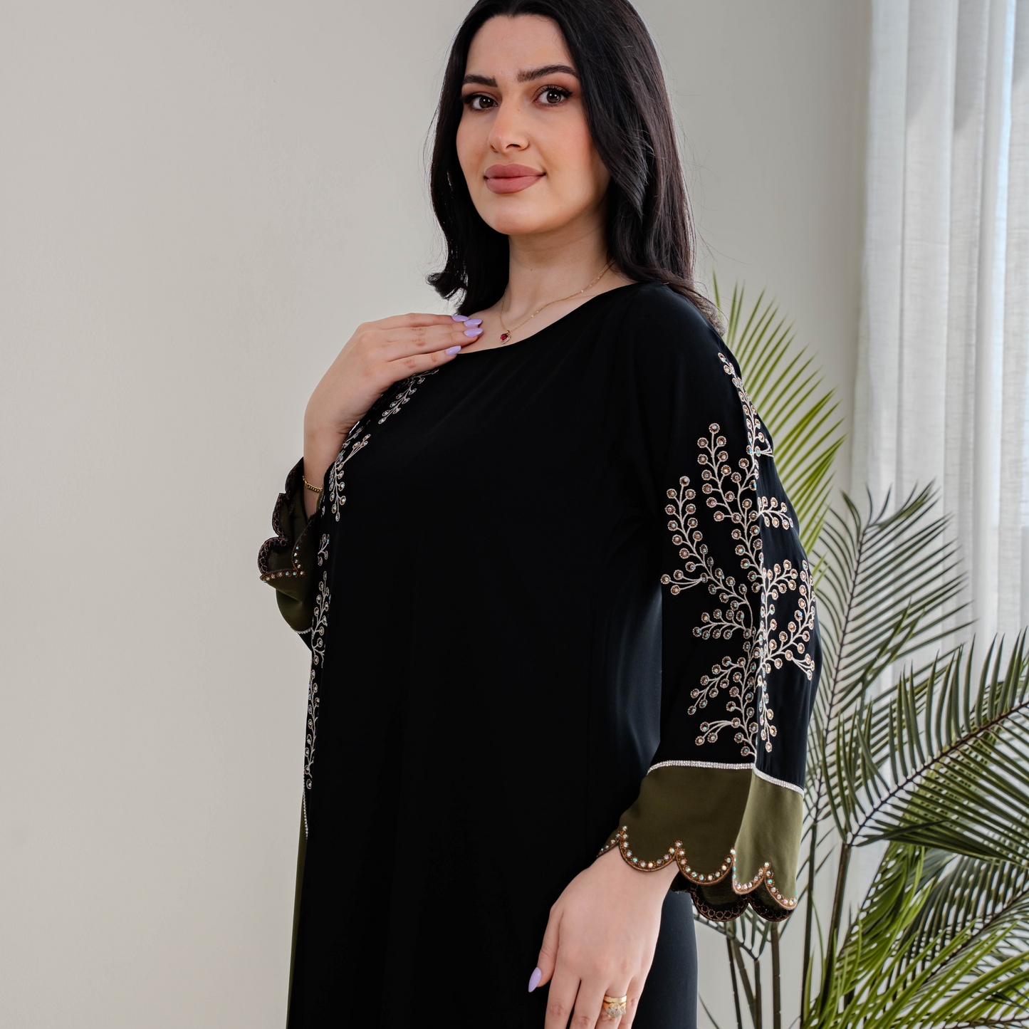 مجموعة صيف بنت البلاد الجديدة لصيف 2025 | جلابيات وقفاطين أنيقة - ZR-591