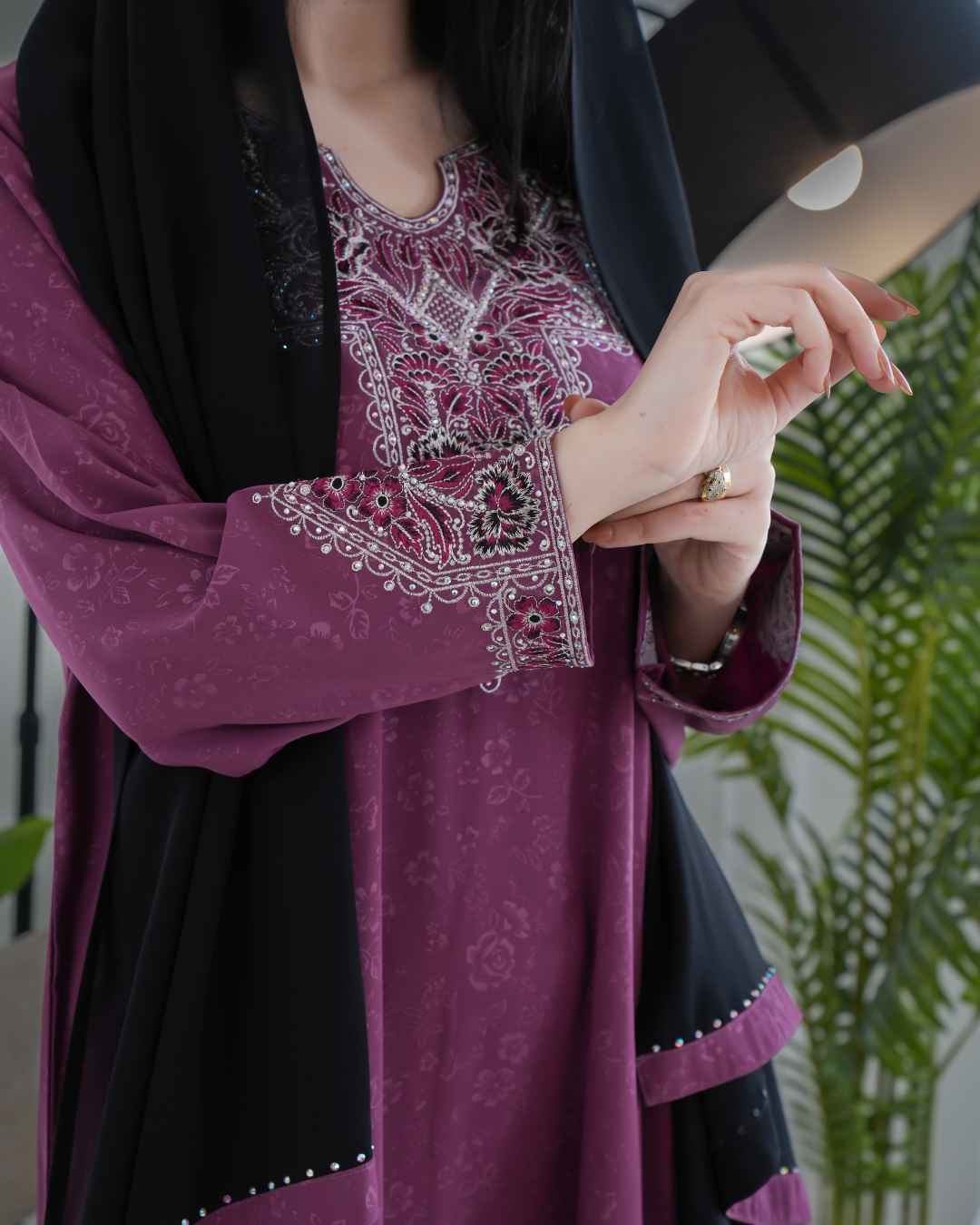 4662 - جلابية ذوق راقٍ بإطلالة محتشمة