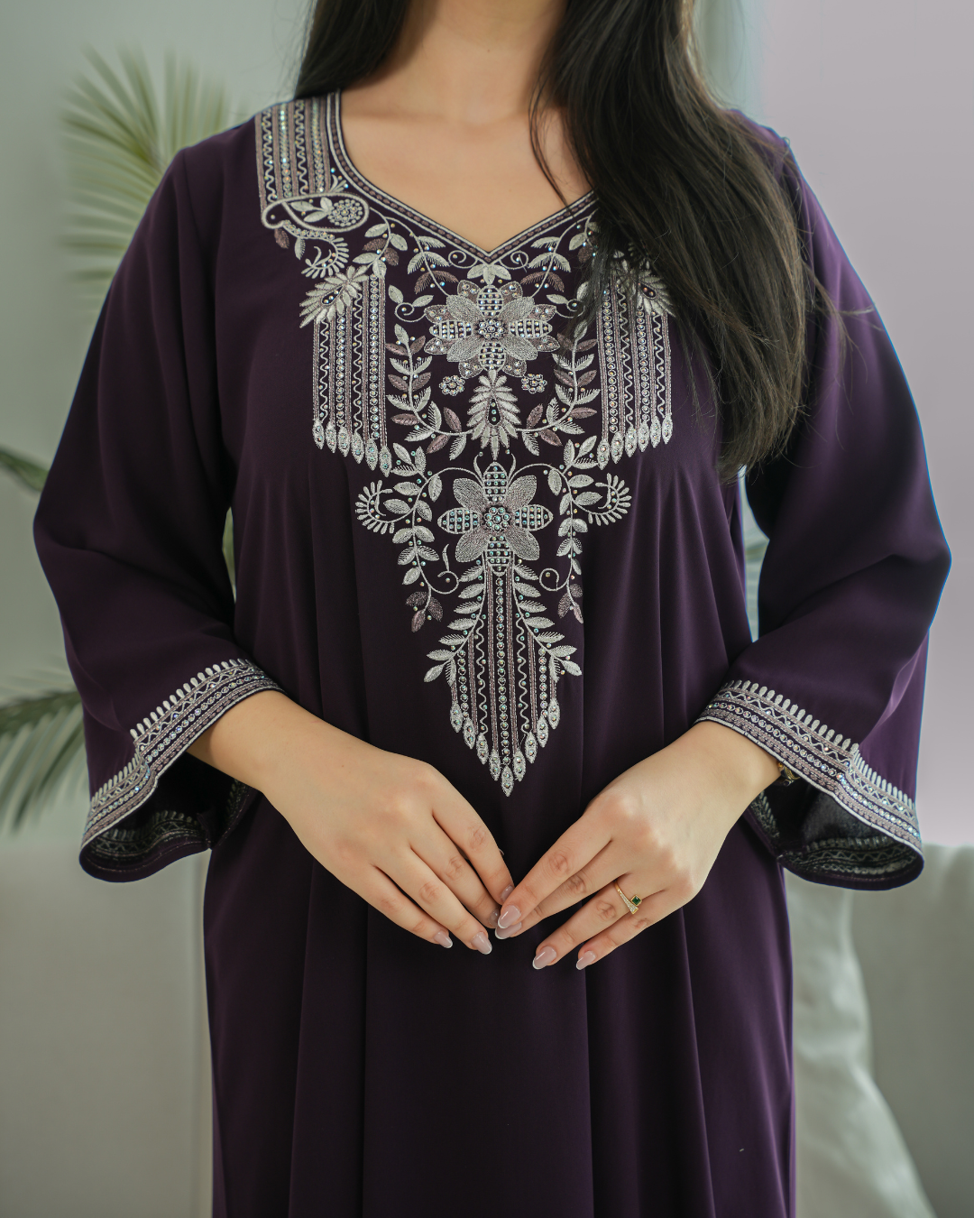 4511 - جلابية ذوق راقٍ بإطلالة محتشمة