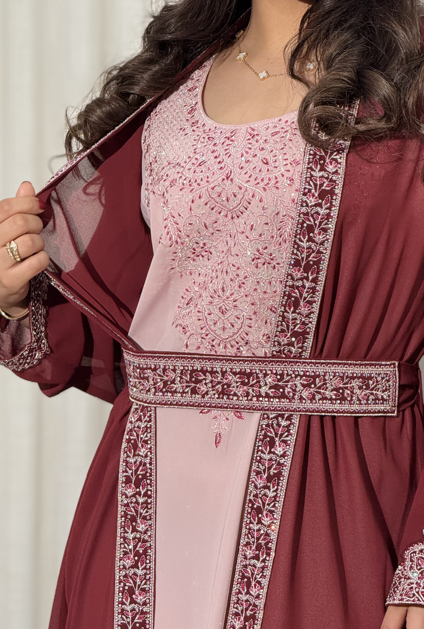 Zr748 - جلابية ذوق راقٍ بإطلالة محتشمة