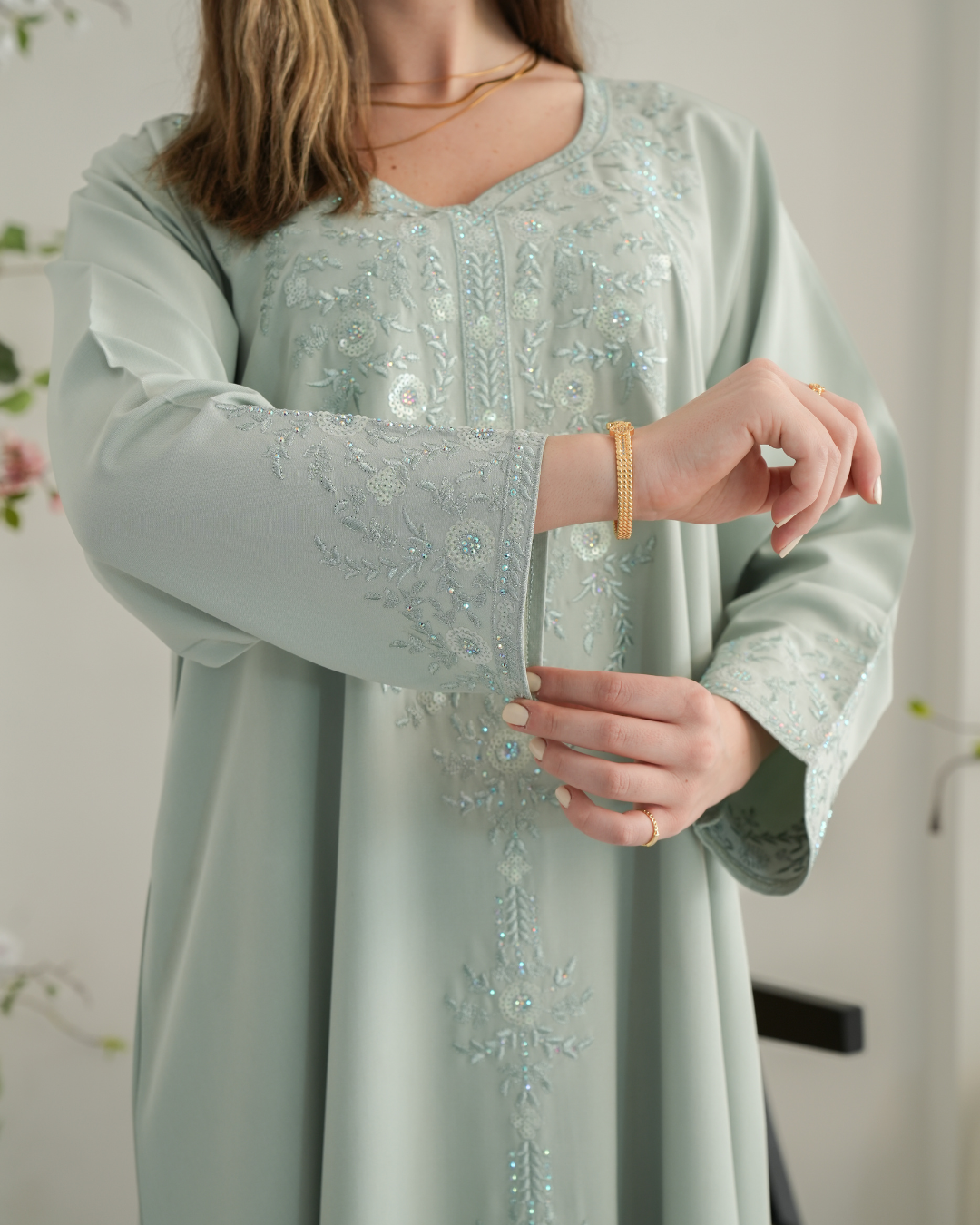 ZR718 - جلابية ذوق راقٍ بإطلالة محتشمة